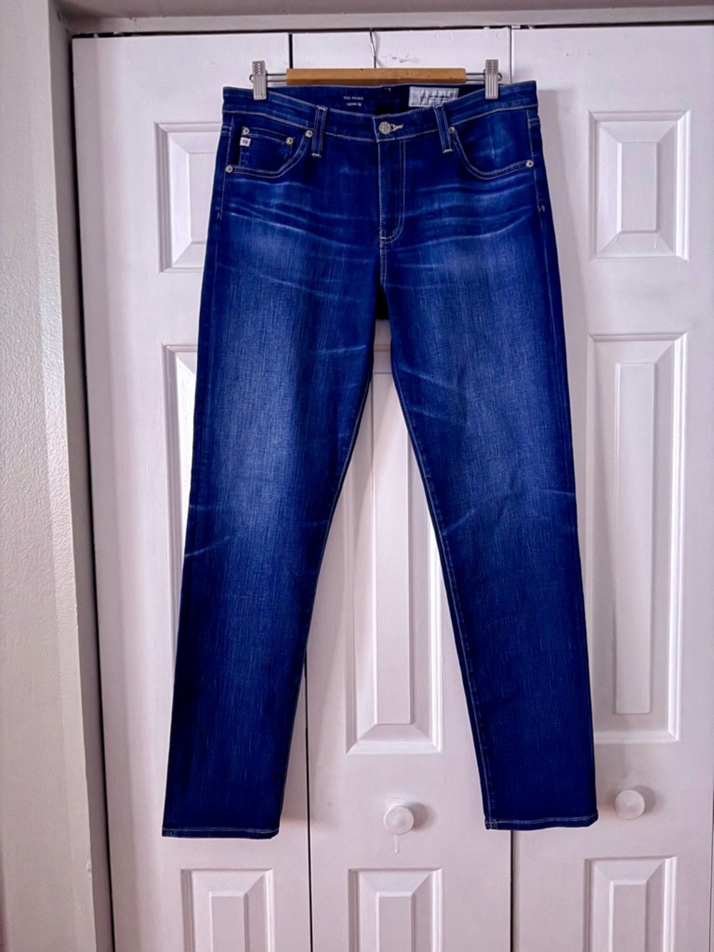 AG Prima Cigarette leg Jeans Size 32 Distressed Denim Mid Rise
